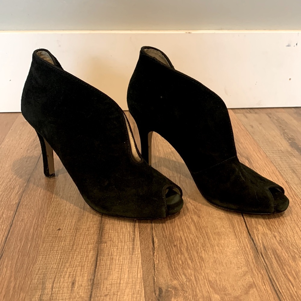 Suede black heel